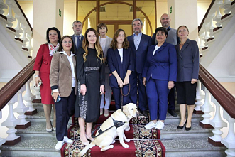 В Тюмени обсудили, как сделать помощь собак-поводырей доступнее