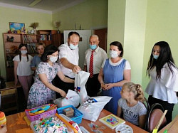 Депутаты и члены Общественного совета при Законодательном Собрании посетили реабилитационный центр в Кичкилейке
